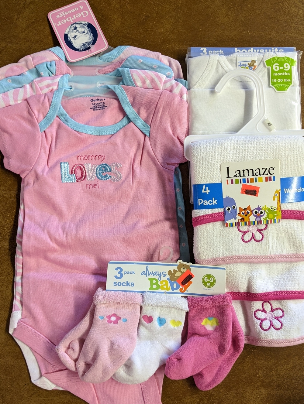 Baby Girl Essentials Bundle 6–9 Months | Gerber New Baby Gift Set, T19MIS